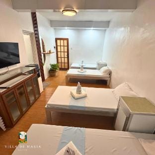 One room group stay w/ wifi, breakfast, & heating Villa in Davao City