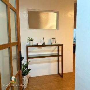 Spacious dorm-type w/ breakfast, living, & wifi Villa in Davao City