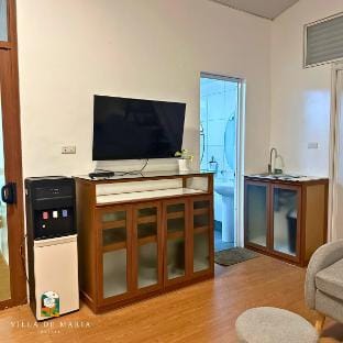 Spacious dorm-type w/ breakfast, living, & wifi Villa in Davao City
