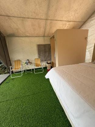 Glamping D'Pinus Villa in Cisarua