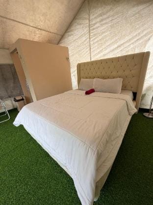 Glamping D'Pinus Villa in Cisarua
