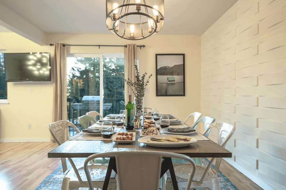 Dining room opens to the deck.