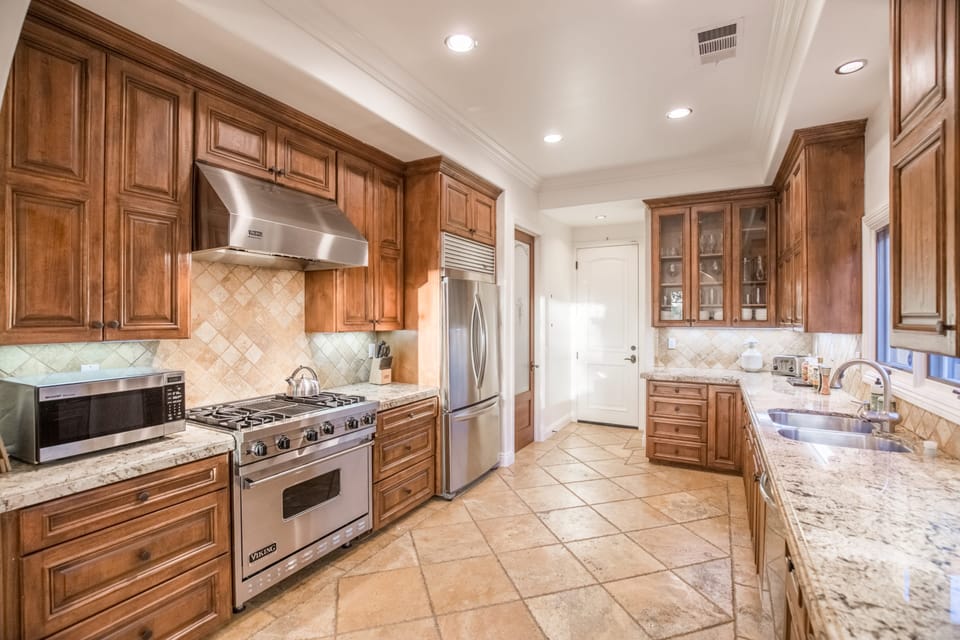 Fully equiped kitchen for all culinary feats.