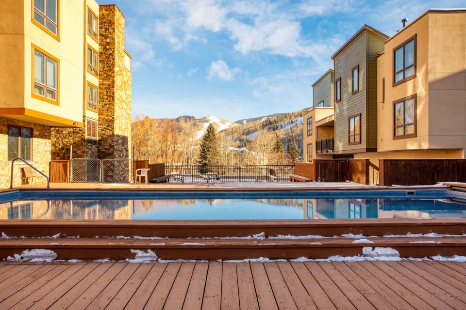 Jump in (shared pool and hot tub in the building). (Currently unavailable)