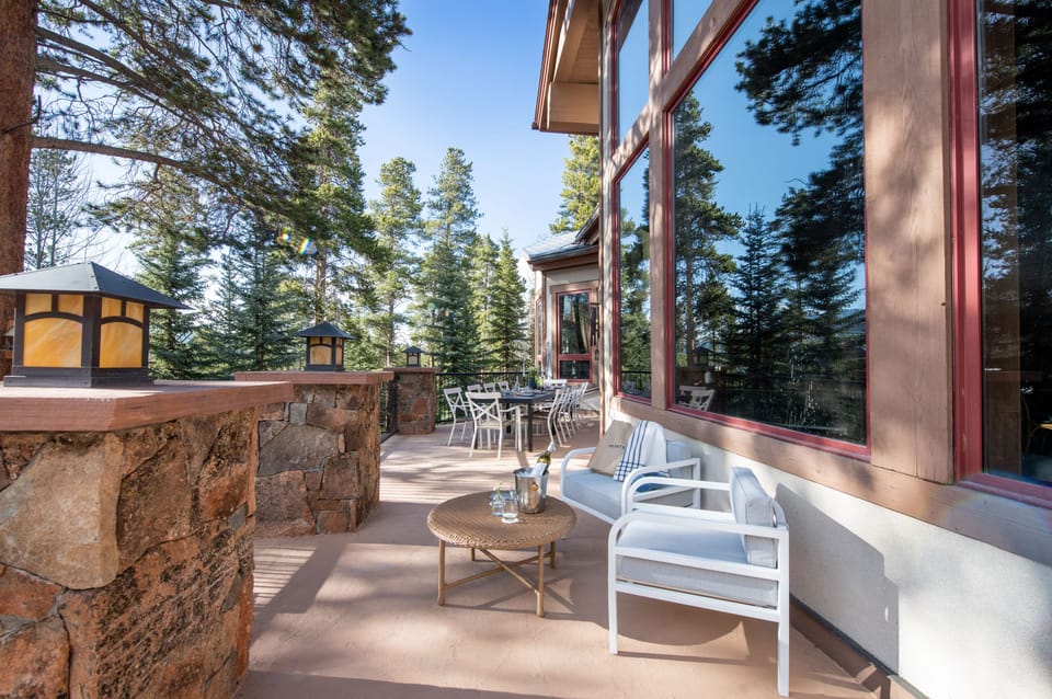 Huge windows and spacious decks.