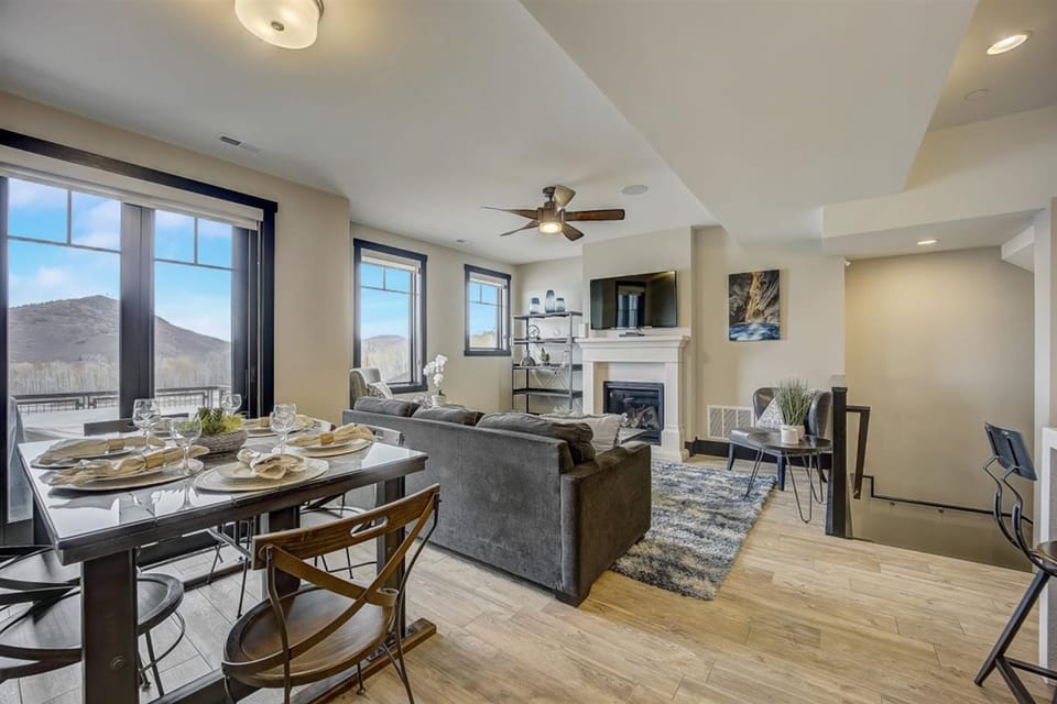 Open floor plan.