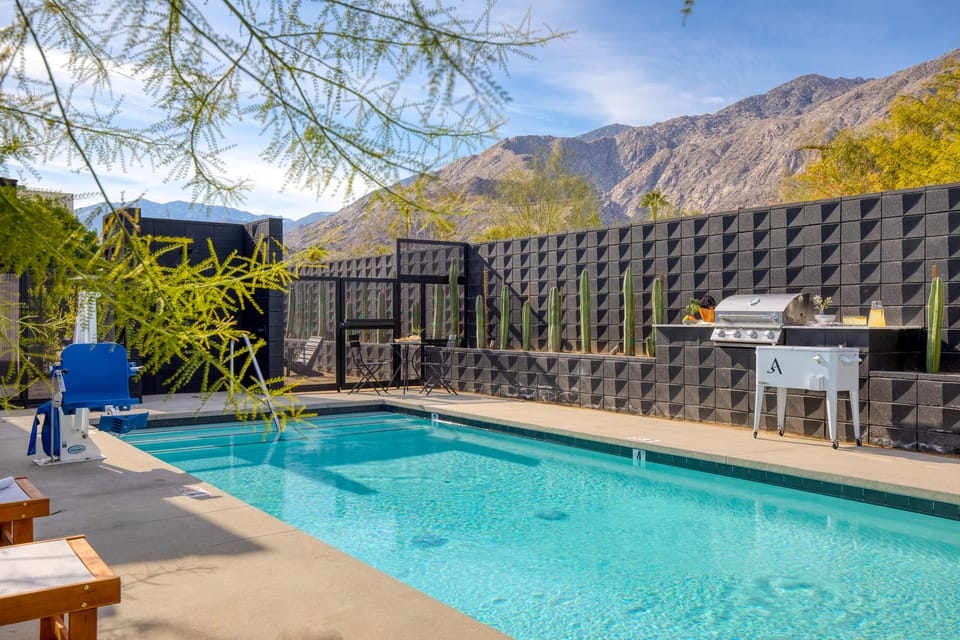 Communal pool area.