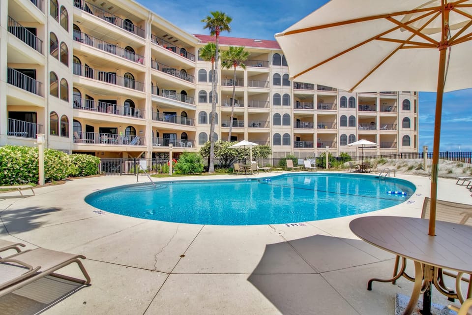 Oceanfront Pool.