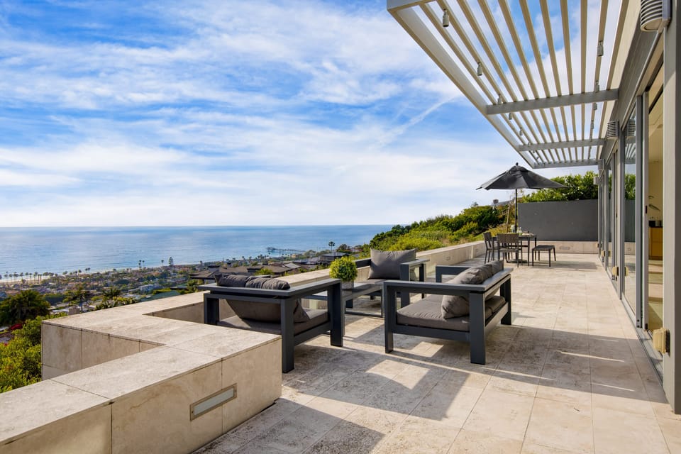 Upscale outdoor areas with comfortable seating and breathtaking vistas.