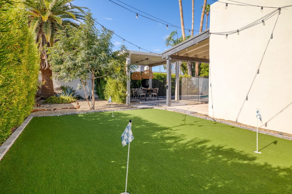 Private putting green.