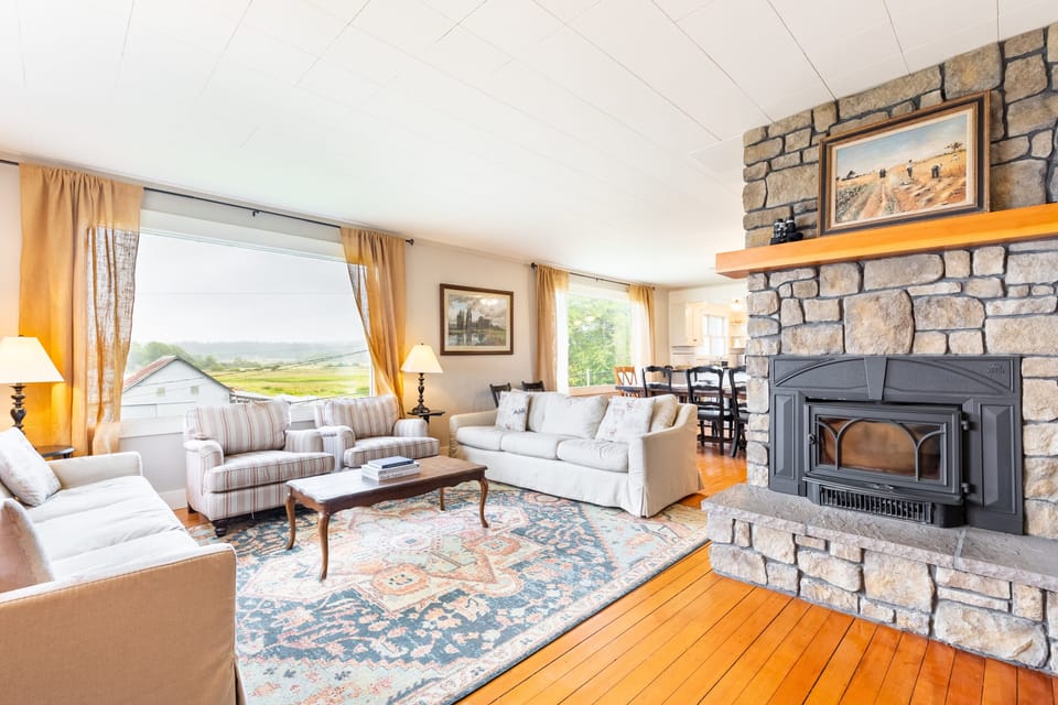 Welcome to Historic Maxwelton Farm Guest House!