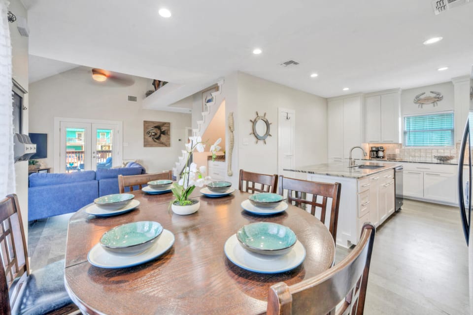 Inviting dining table.
