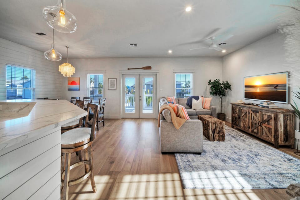Priv Pool & Yard w/ Putting Green! | Newly Remodeled | Always Sunny by AvantStay House in Port Aransas