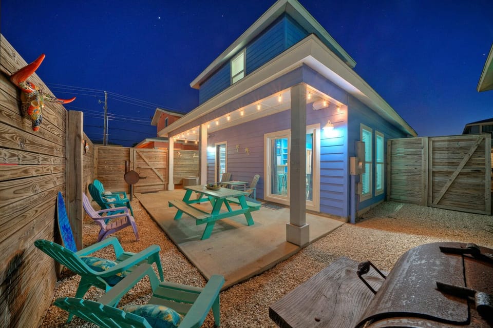 Ample seating options and alfresco dining.
