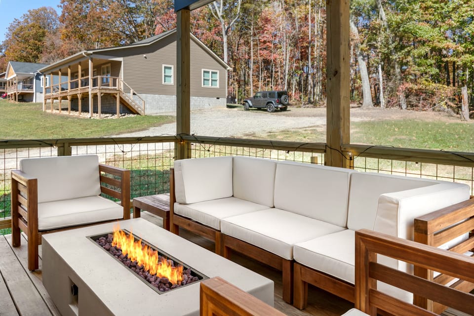 Shaded side deck sitting area.