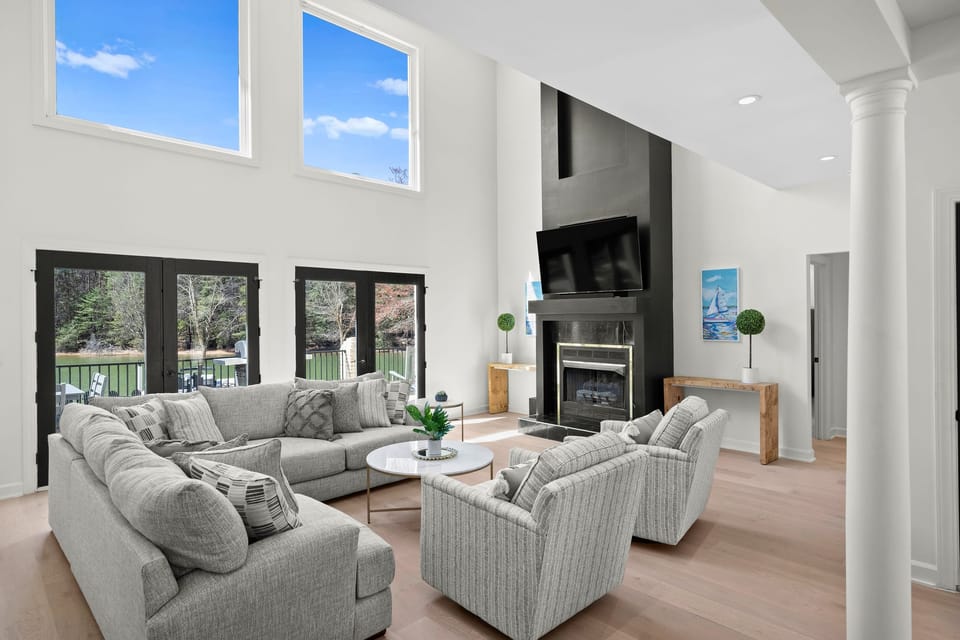 Large comfy living room for your whole group to gather.