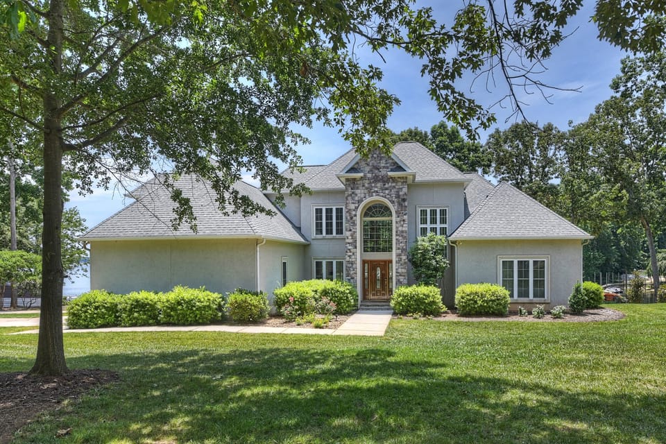Welcome to Brightwater Cove...meet the natural beauty of Lake Norman.