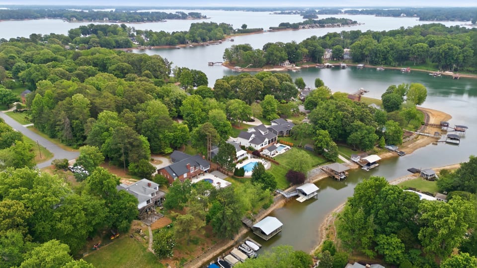 Aerial view of the neighborhood.