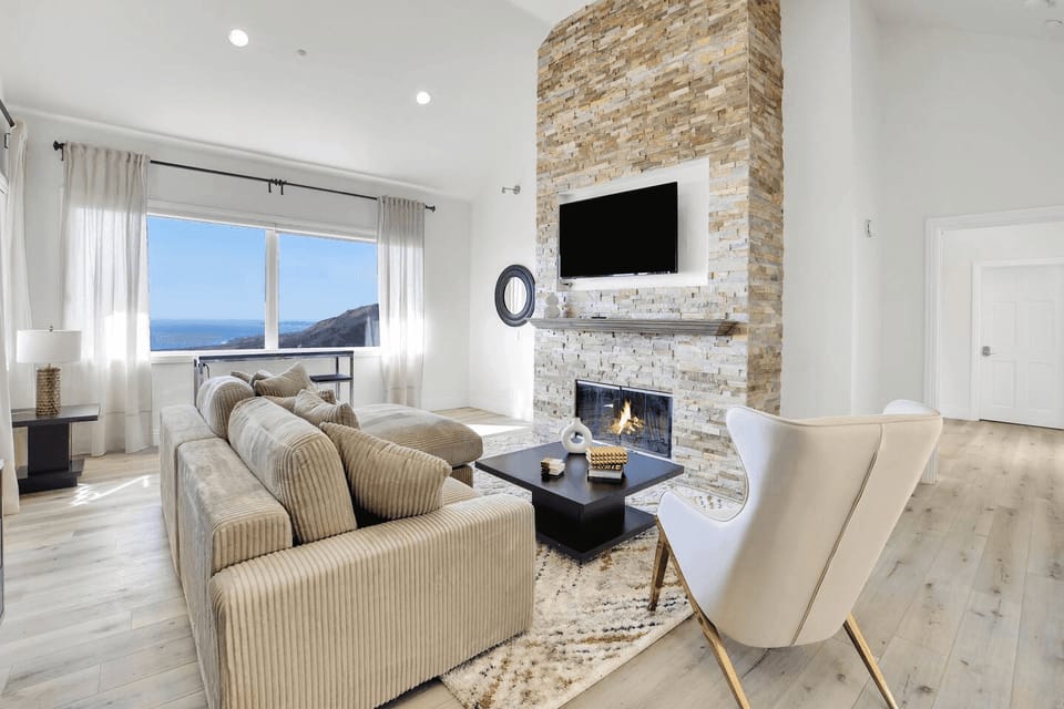 Castlewood by AvantStay | Malibu Cliffside + View House in Topanga