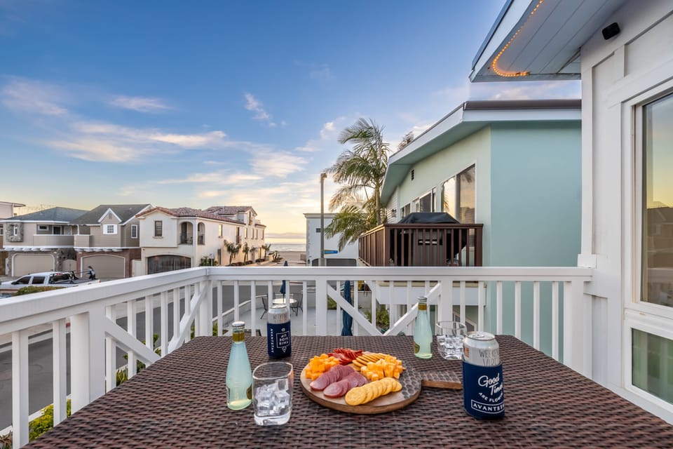 Enjoy a snack accompanied by the ocean breeze.