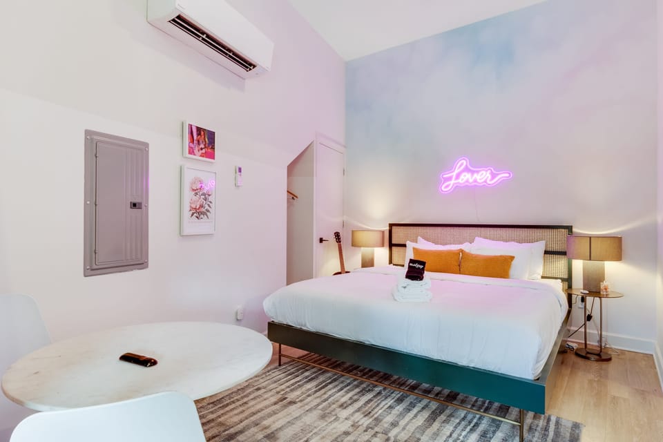 This room features a Queen bed.