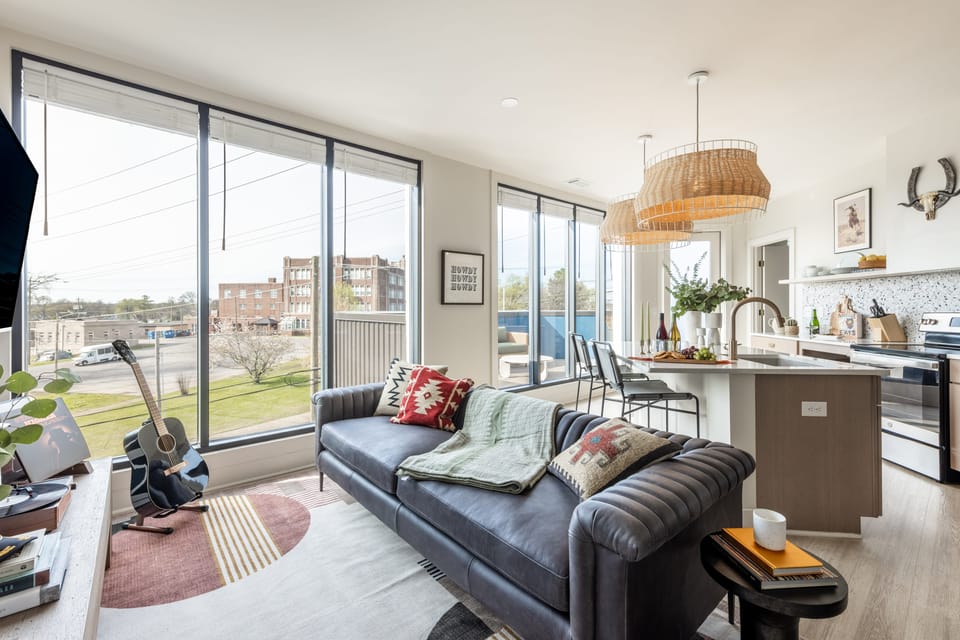 Welcome to Outrider - 5 minutes from Downtown Nashville and Broadway!