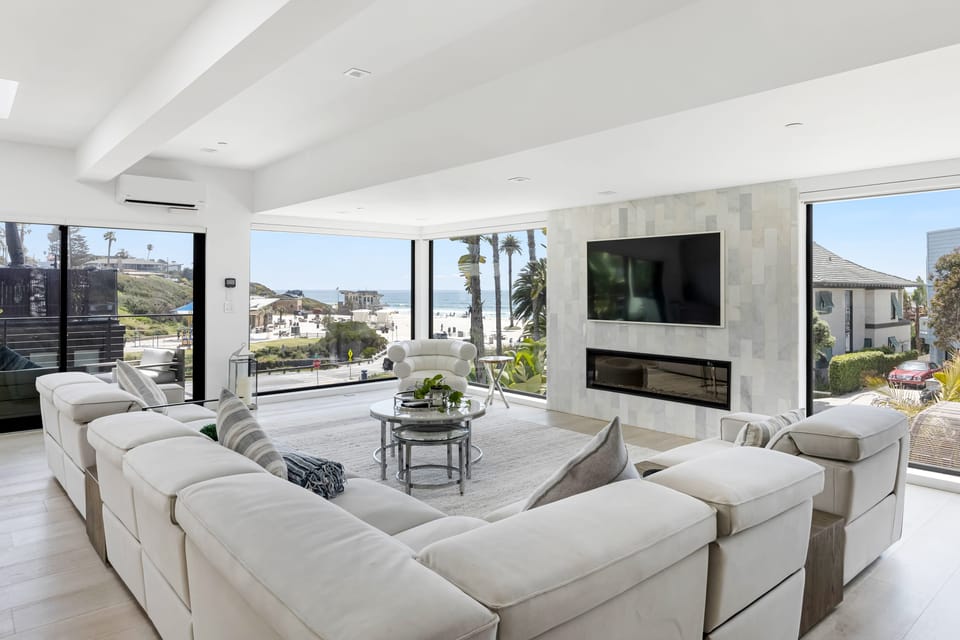 Spacious, sunlit, and made for unwinding — with views you’ll never get tired of.