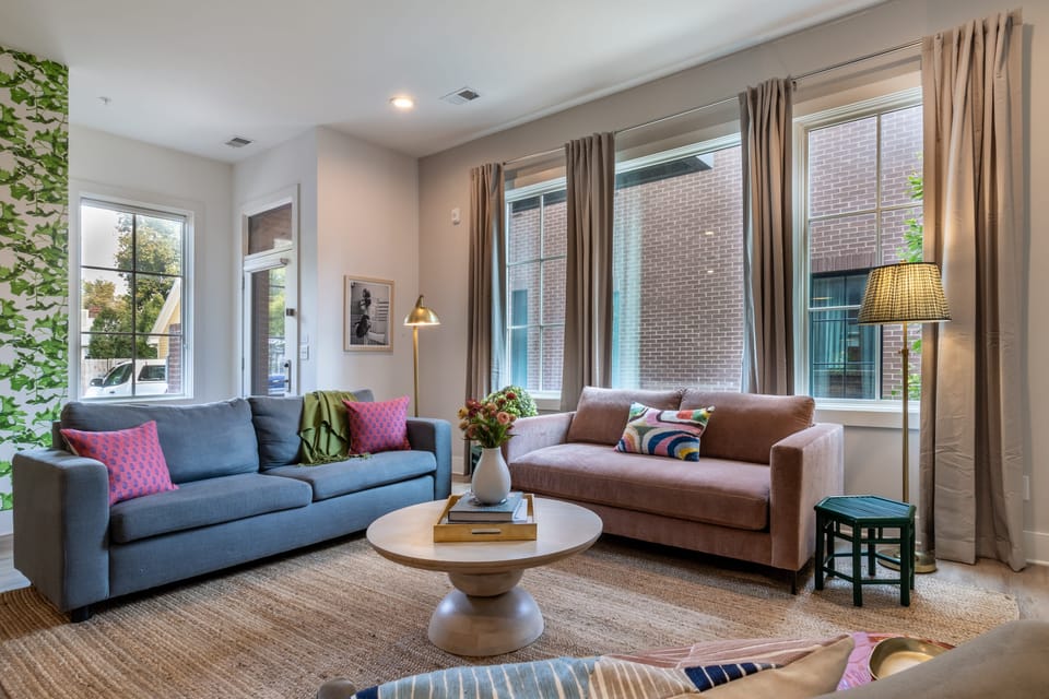 The Magnolia - AvantStay | Sleeps 24, DT Nashville Apartment in Nashville