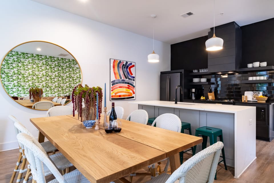 The Magnolia by AvantStay | 8 Bedrooms in DT Nash Apartment in Nashville