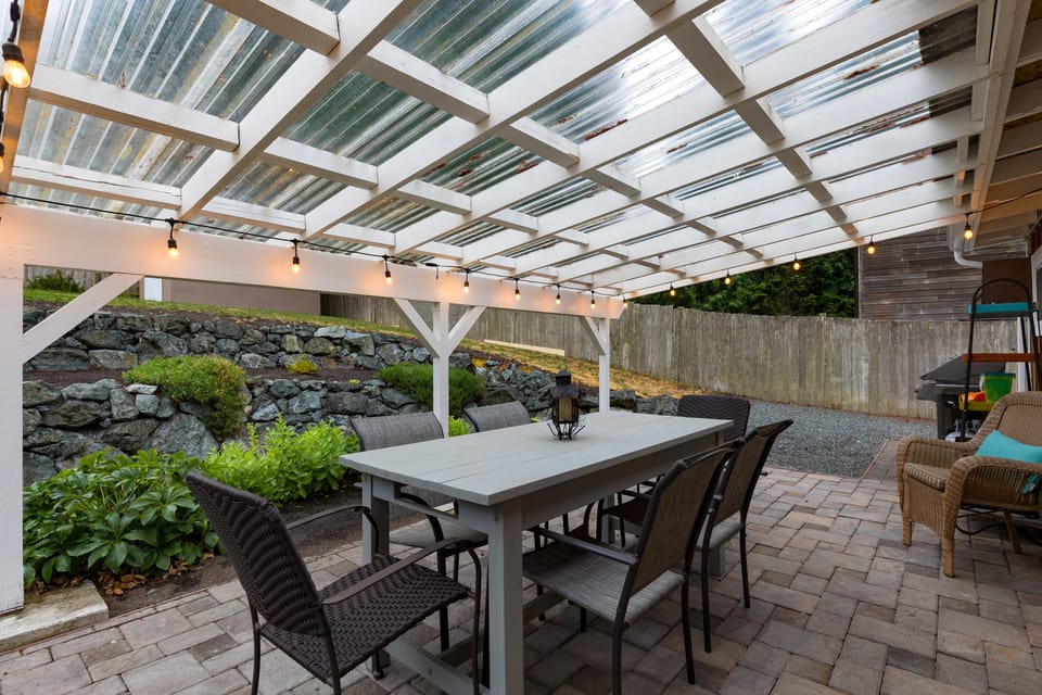 Dine alfresco on the back patio!