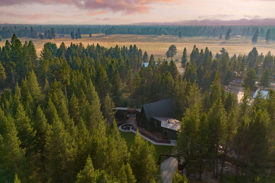 Nestled along the Deschutes River.