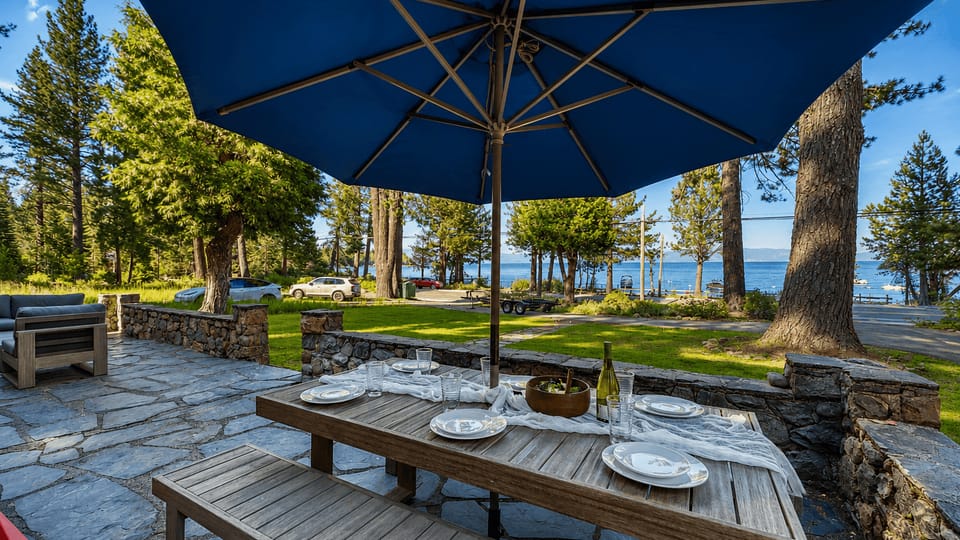 Dine alfresco with a lake view!