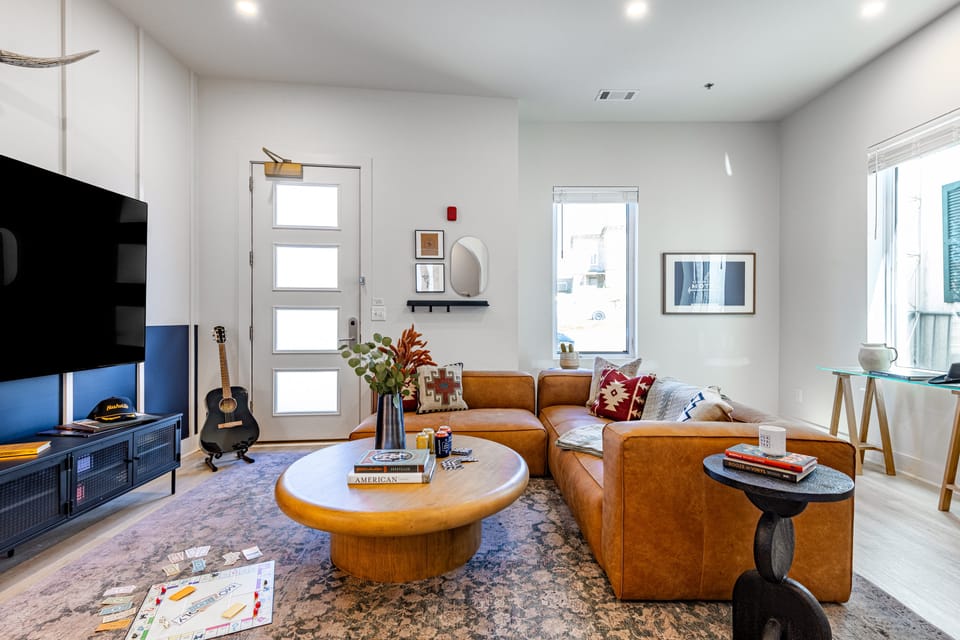 Welcome to Outrider — 5 minutes from Downtown Nashville!