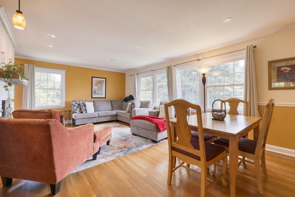 Open layout makes it easy for your group to connect.