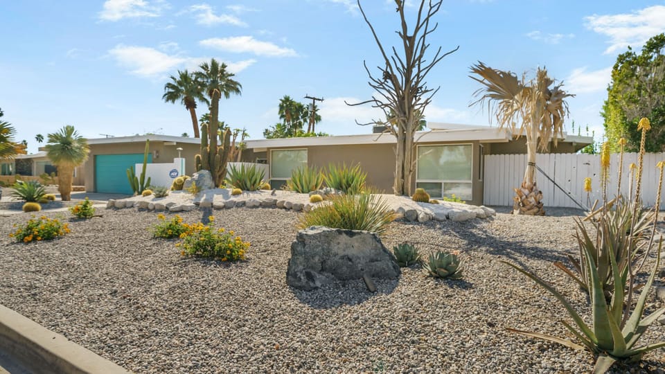 A stylish desert retreat with iconic mid-century curb appeal and standout Palm Springs charm.