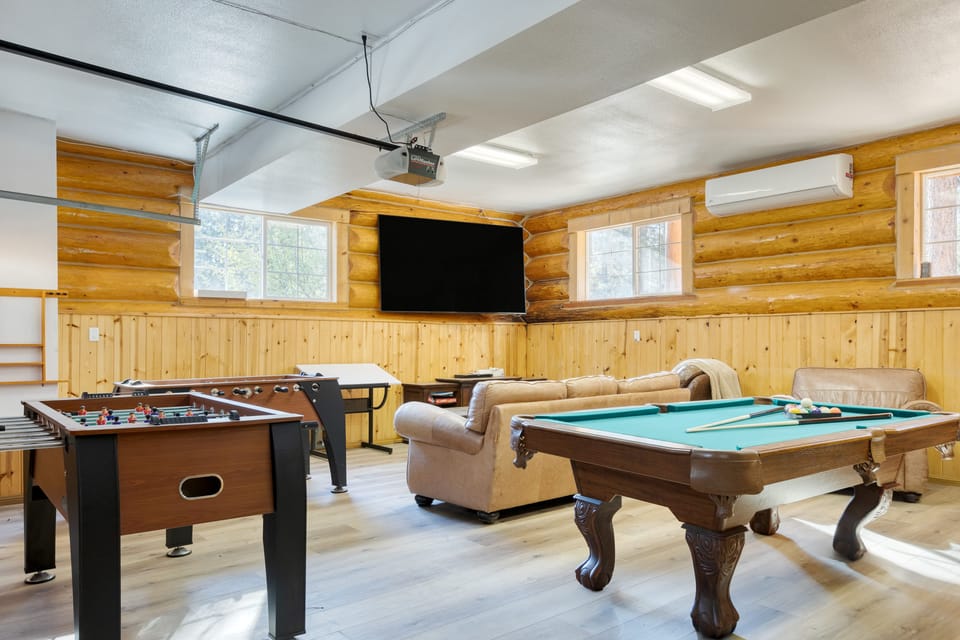 Spacious game room.