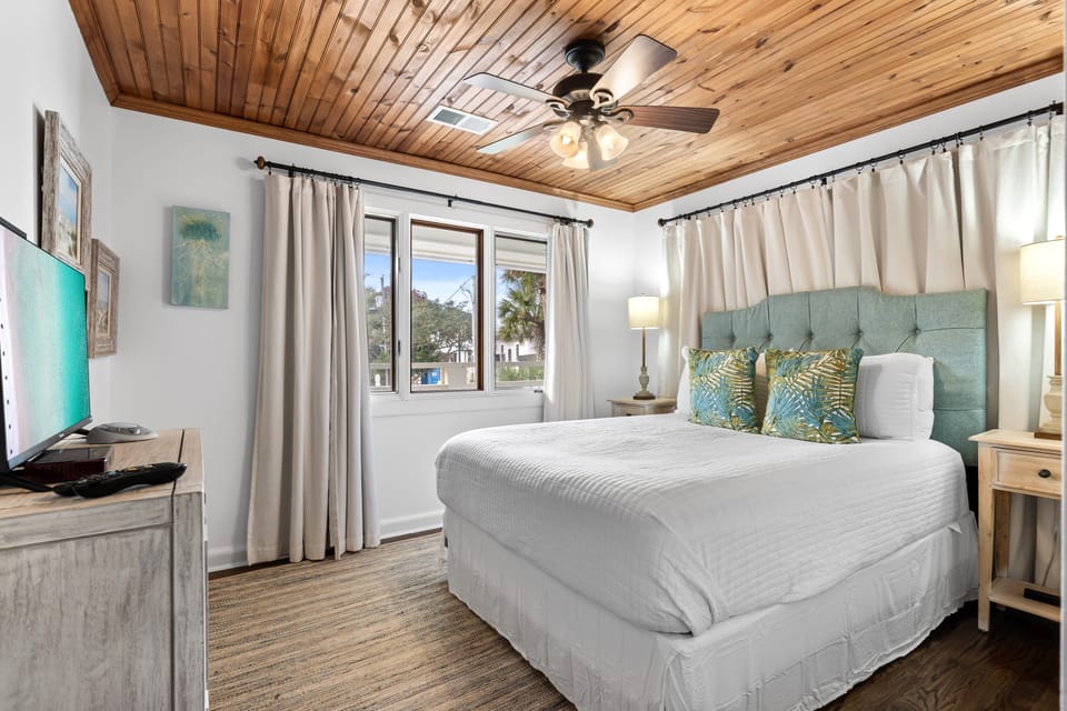 Open space layout - easy connections for everyone.