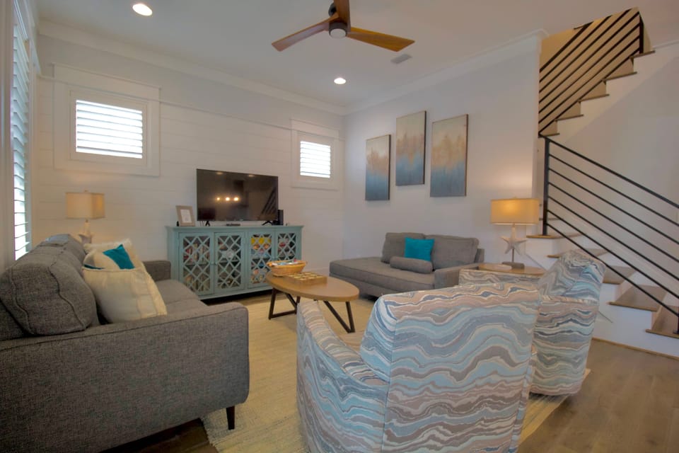 Beach Still My Heart by AvantStay | Coastal Home + Bikes + Golf Cart Shared Pool + Near Beach House in South Walton County