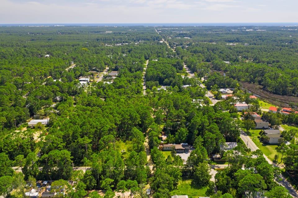 Experience Emerald Coast, AvantStay style.