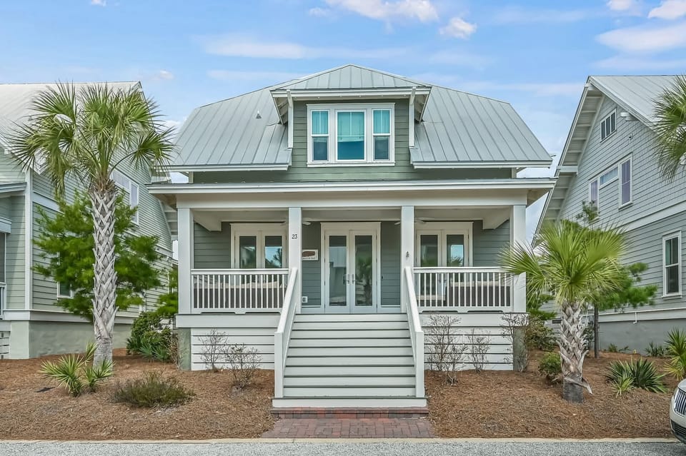 Barefoot Paradise by AvantStay | Walk to Beach, Pool, Bikes House in South Walton County
