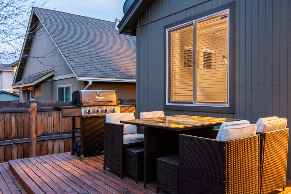 Outdoor dining/sitting area.