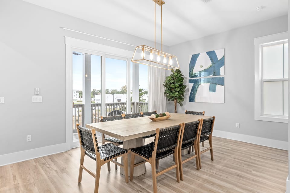Bright and beautiful dining area.