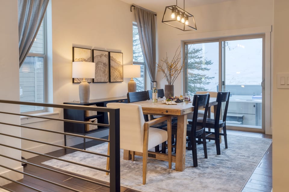 Dining area has seating for 6.