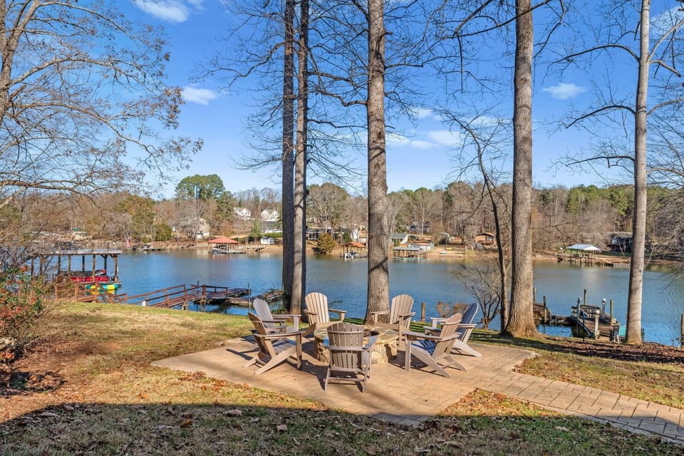 Lakeside fire pit perfect for making s'mores, fire wood provided.