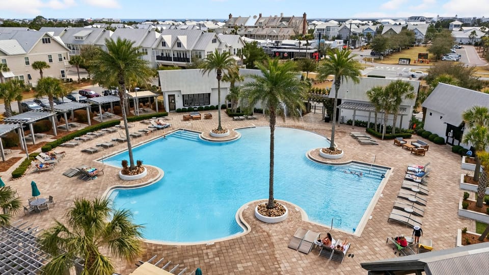 Communal pool area.