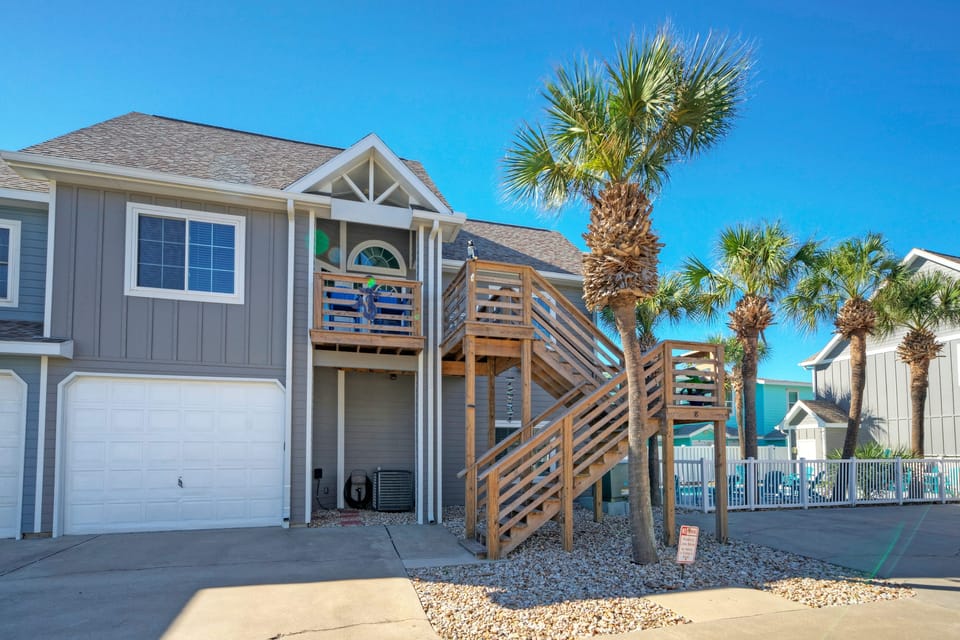 Convenient parking and prime location near the beach.