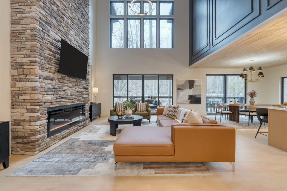 Step in to your luxurious Smoky Mountains escape.