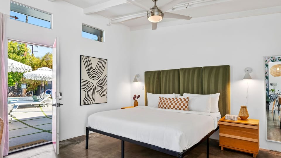 The Rosalie by AvantStay | 2 Studios + Kitchenettes | Pool + Jacuzzi + Grill House in Palm Springs