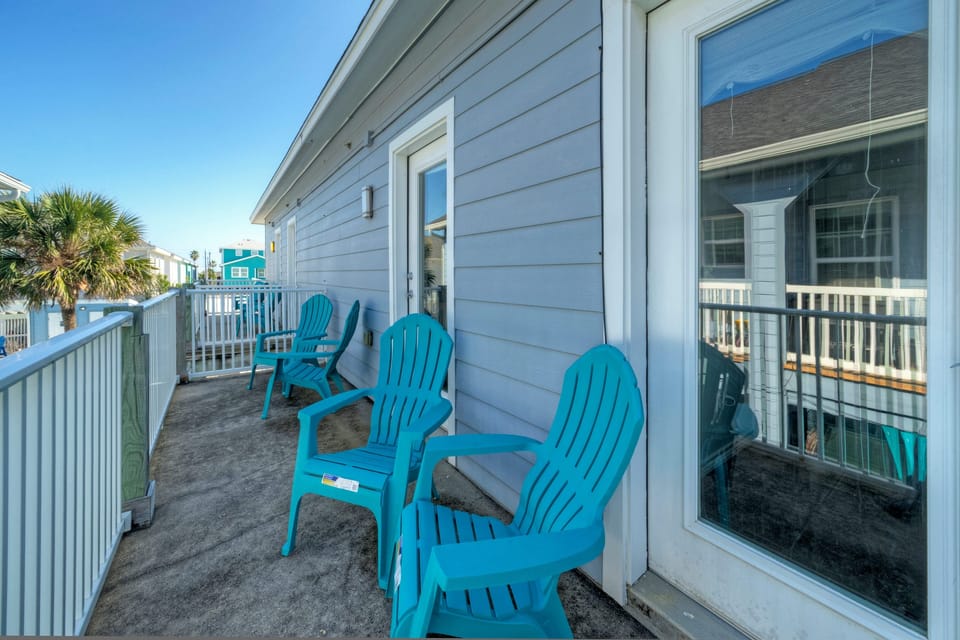 Outdoor seating area. (208)