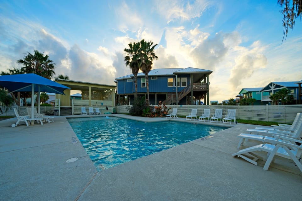 Communal pool area.